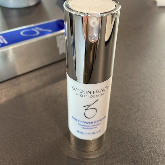 ZO SKIN CARE ZO Daily Power Defense 30ml Medical Grade Skincare Serum - Picture 7 of 7